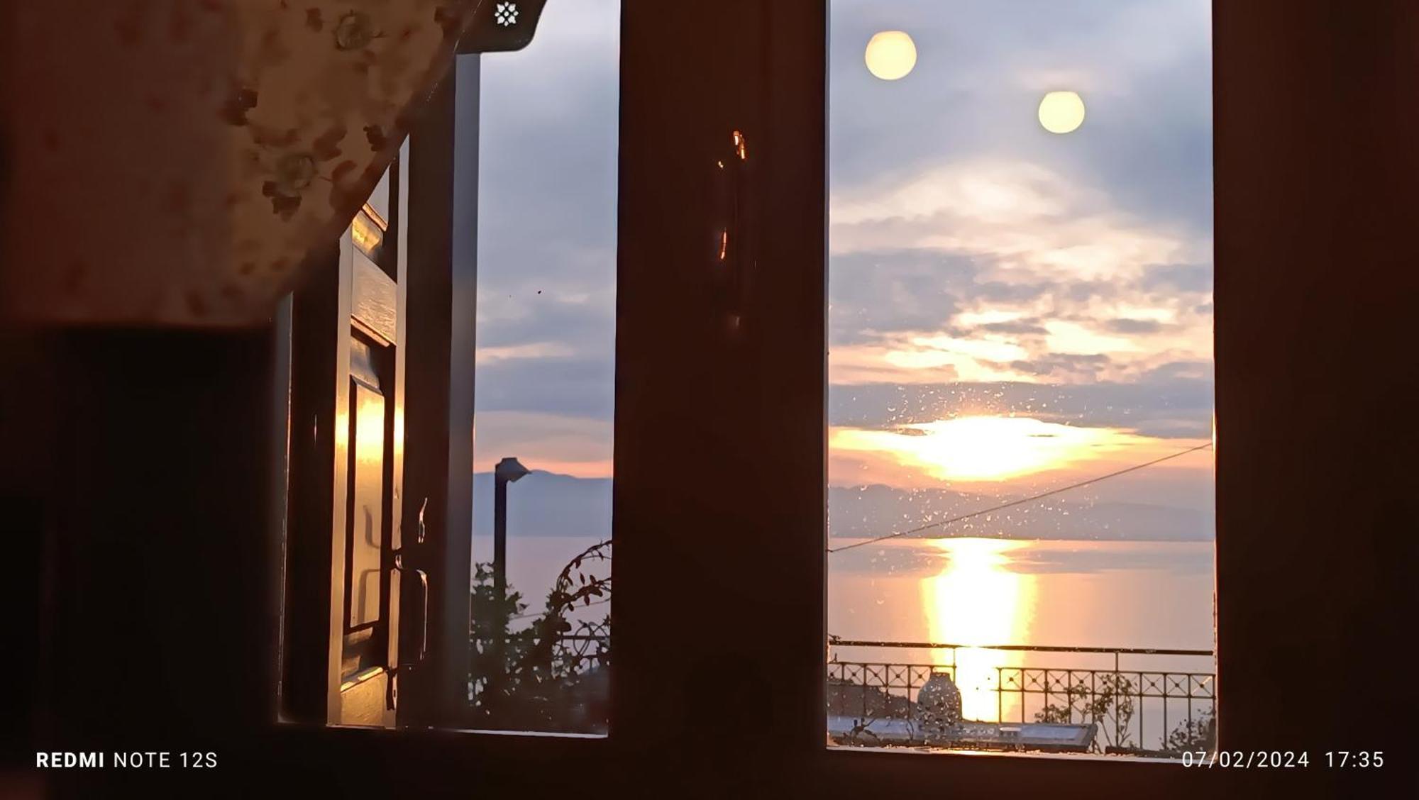 Mesonisi Με Υπέροχη Θέα Στον Παγασητικό!! Villa Áfissos Dış mekan fotoğraf