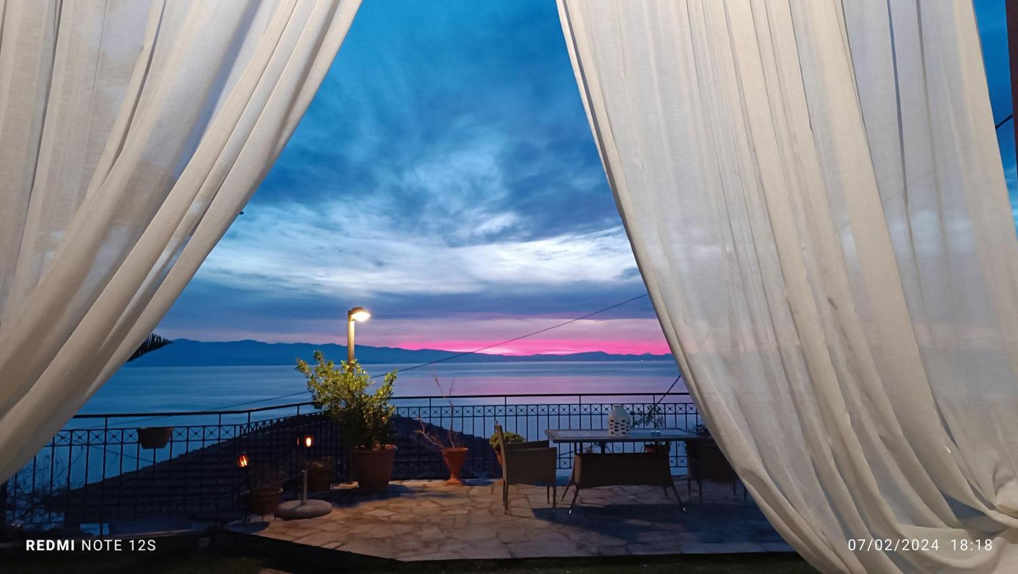Mesonisi Με Υπέροχη Θέα Στον Παγασητικό!! Villa Áfissos Dış mekan fotoğraf